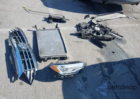 2019 Volkswagen Jetta 1.4T R-Line/1.4T S/1.4T Se z USA, uszkodzony, nr VIN 3VWC57BU1KM237956